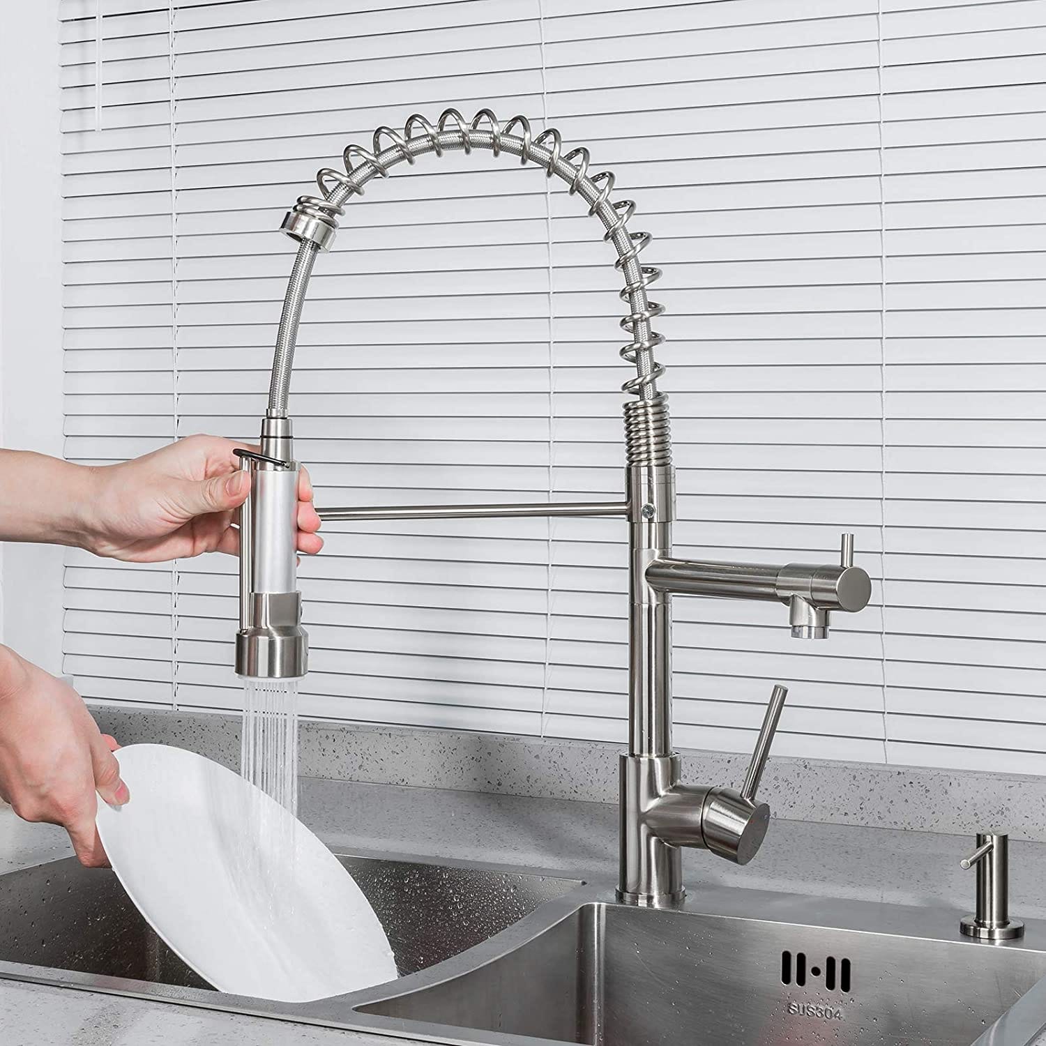 Down Spout Spray Flexible Kitchen Faucet (2)